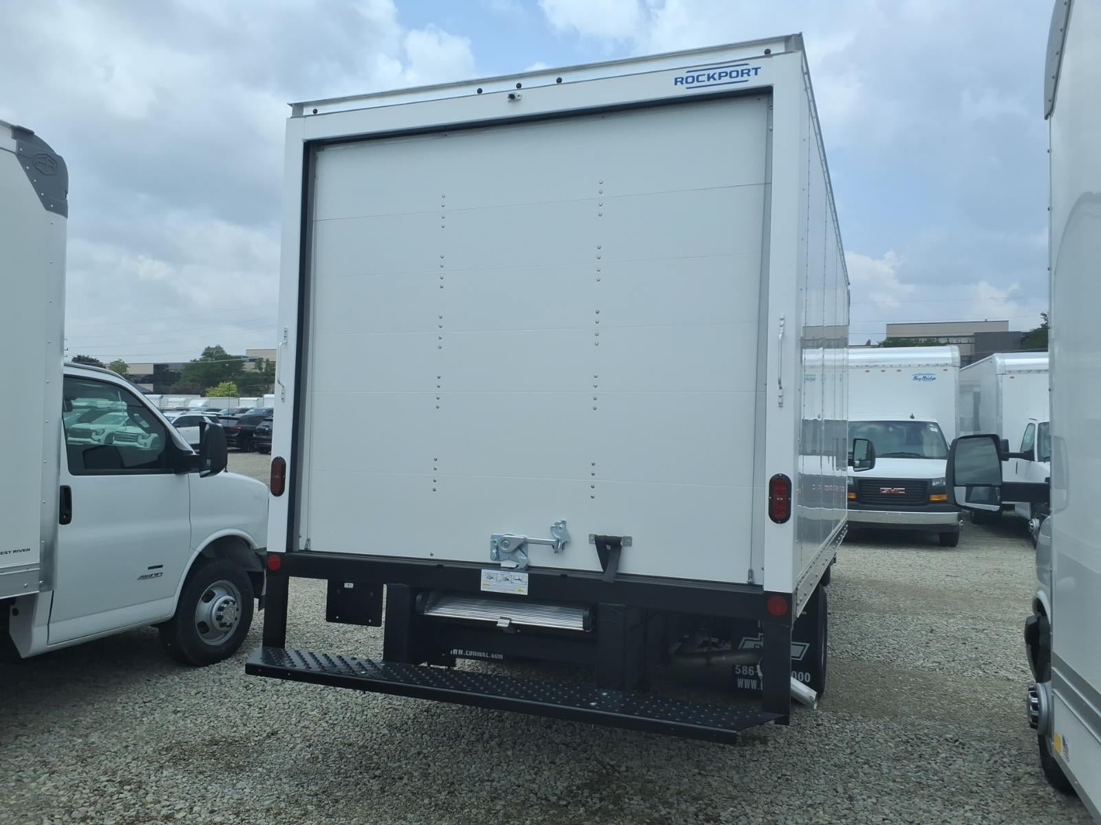New 2026 Chevrolet Express 4500 w/ Power Convenience Package RWD image 4