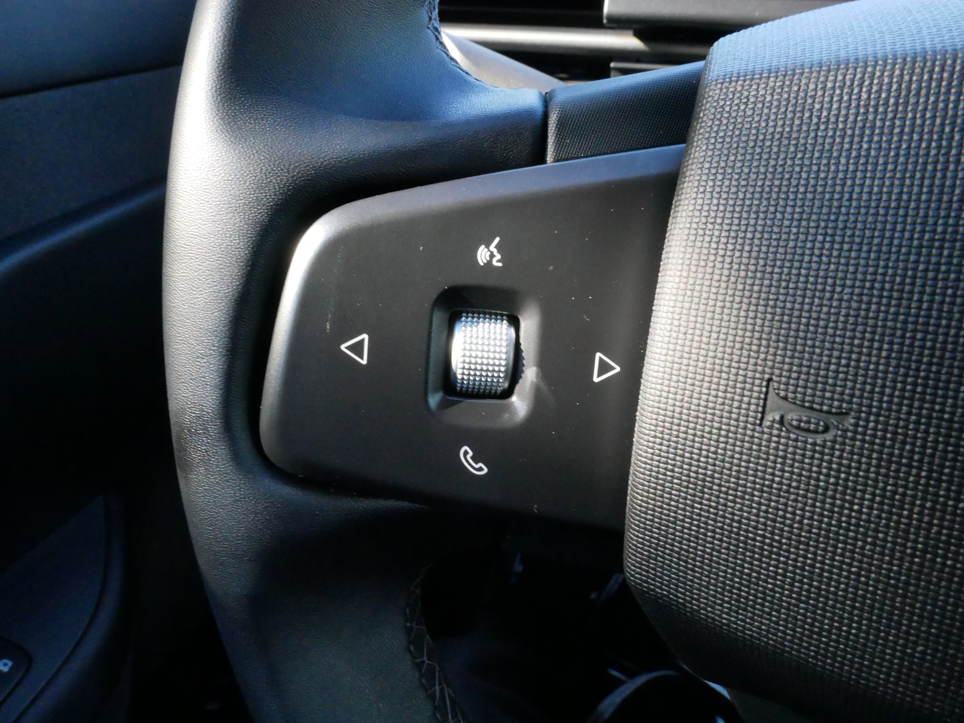 Used 2023 Fisker Ocean Extreme image 19