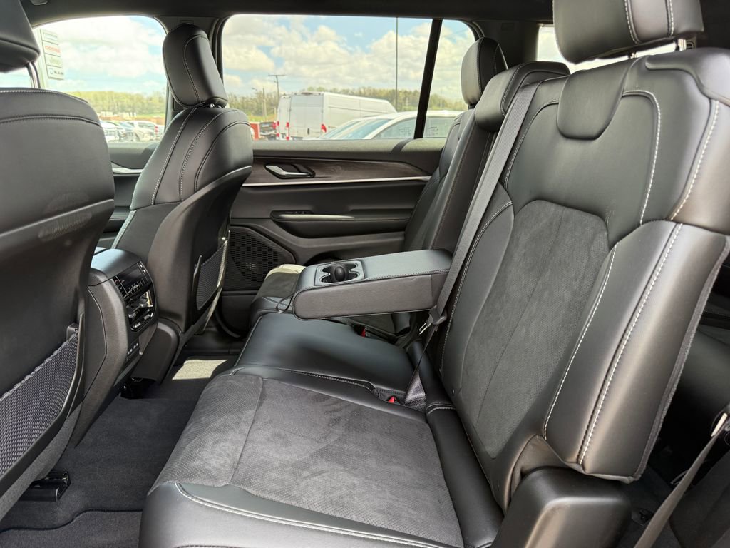 New 2026 Jeep Grand Cherokee L 4WD image 33
