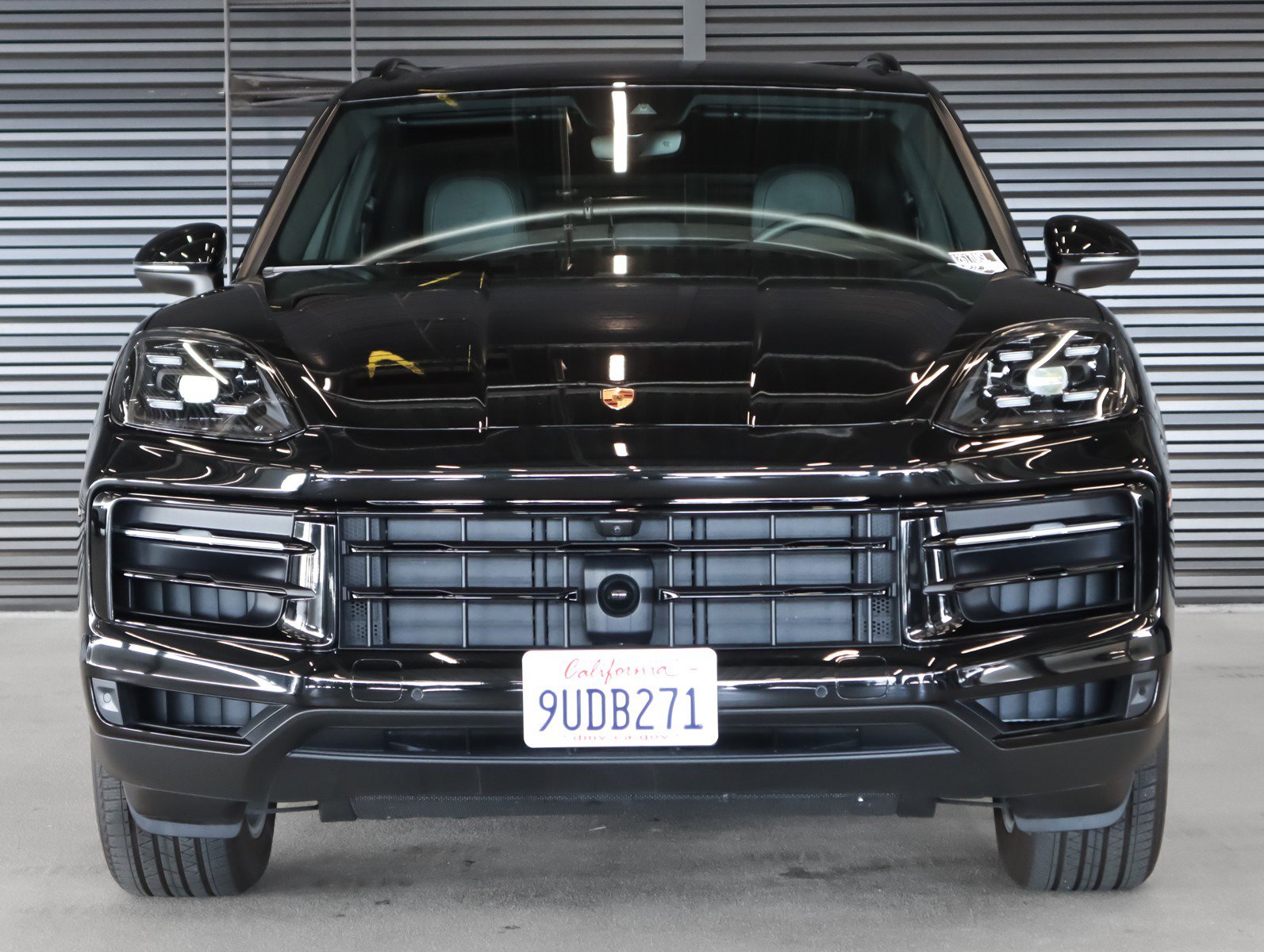 Certified 2025 Porsche Cayenne AWD/4WD image 8