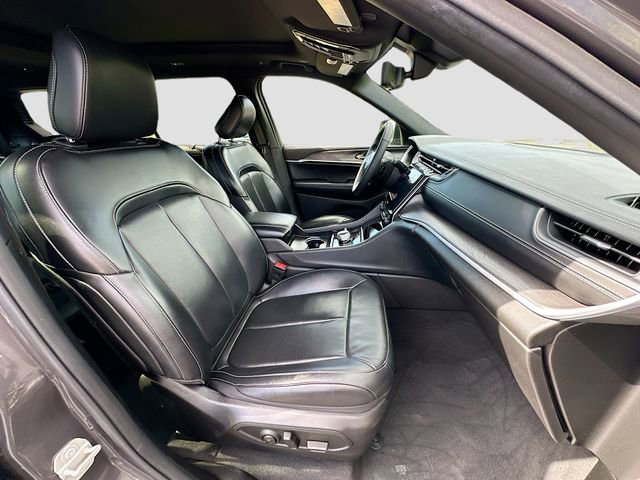 Used 2024 Jeep Grand Cherokee L Limited w/ Luxury Tech Group II image 30