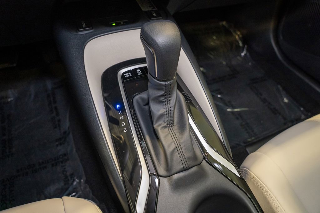 Used 2025 Toyota Corolla XLE image 17