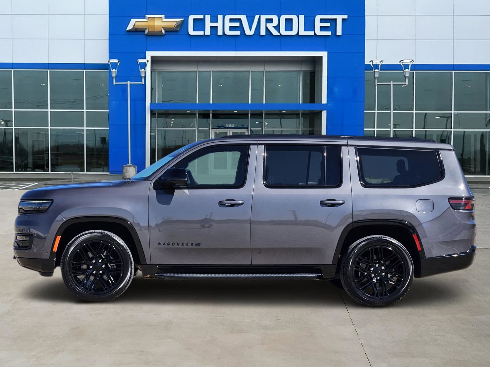 Used 2024 Jeep Wagoneer Series II image 3