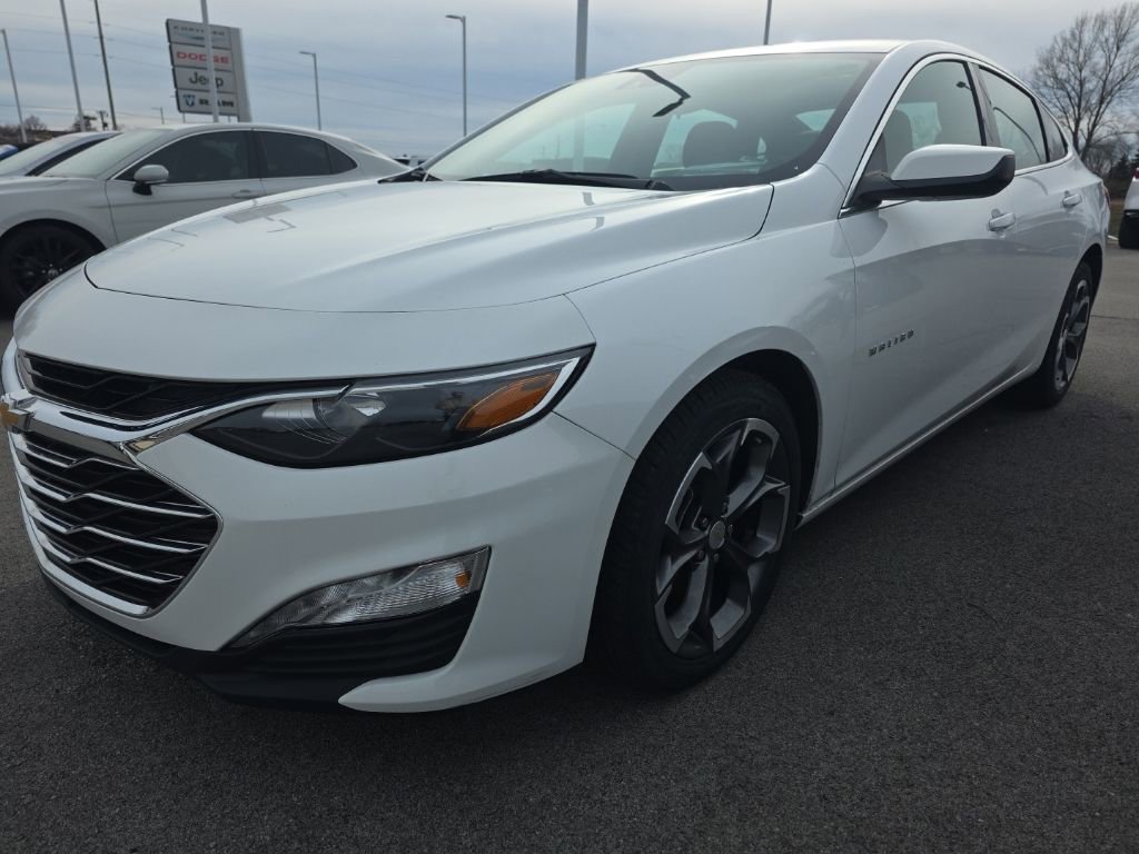 Used 2021 Chevrolet Malibu RS image 1