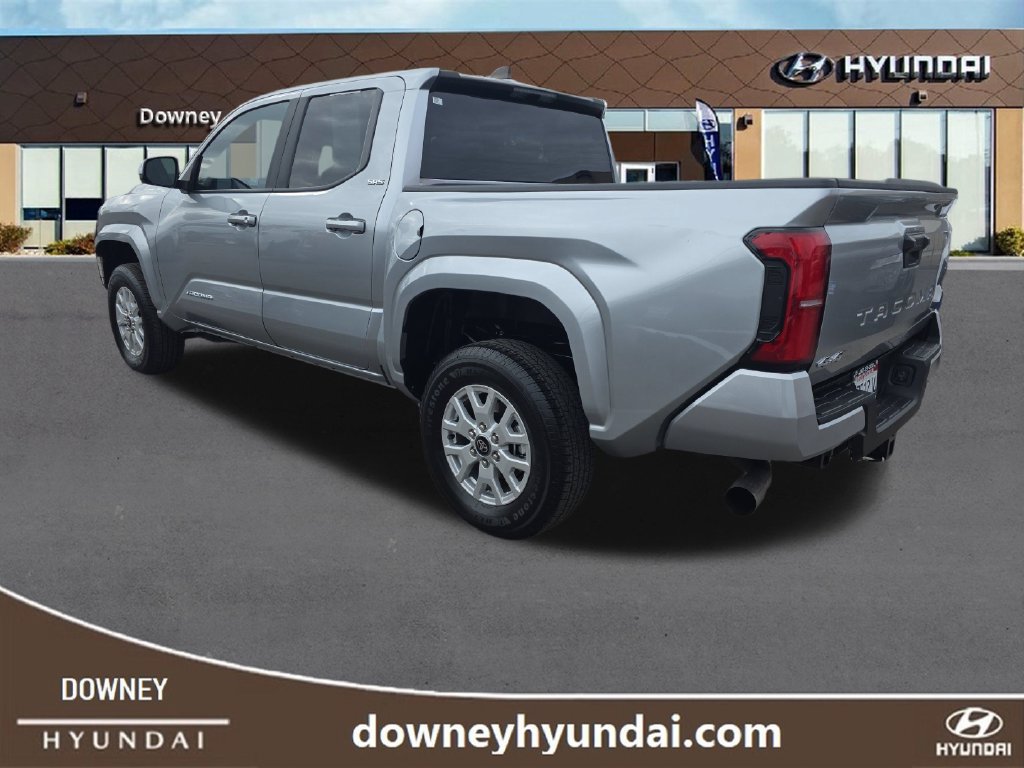 Used 2025 Toyota Tacoma SR5 AWD/4WD image 3