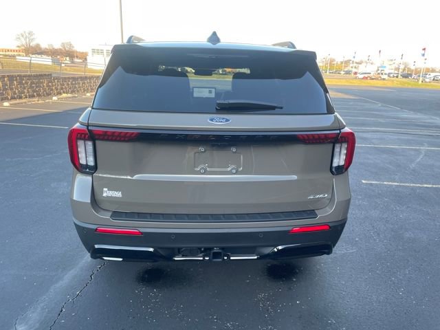 New 2026 Ford Explorer ST-Line w/ ST-Line Street Pack image 12