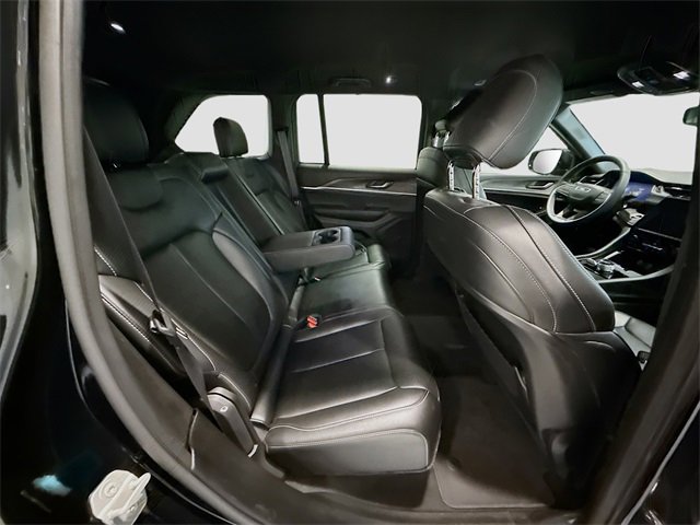 Used 2024 Jeep Grand Cherokee Limited image 24