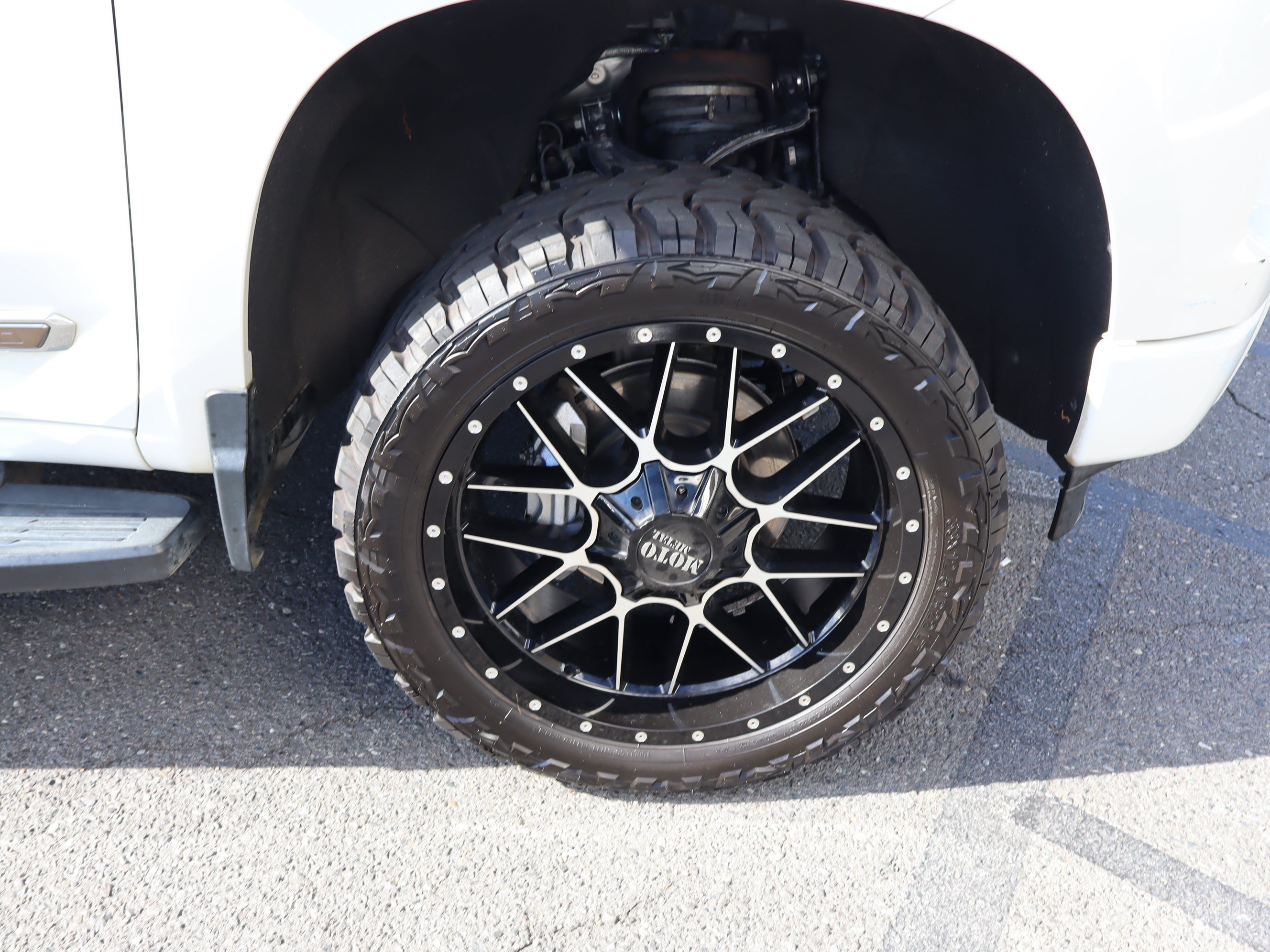 Used 2022 Chevrolet Silverado 1500 High Country w/ High Country Premium Package AWD/4WD image 40