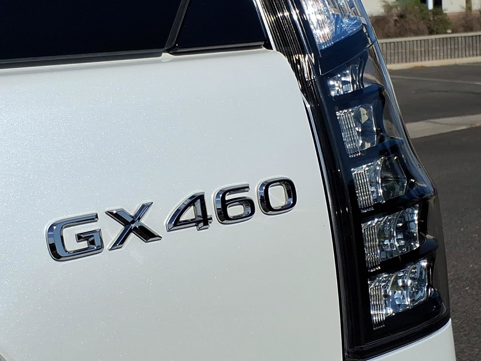 Used 2023 Lexus GX 460 Premium w/ Accessory Package AWD/4WD image 10