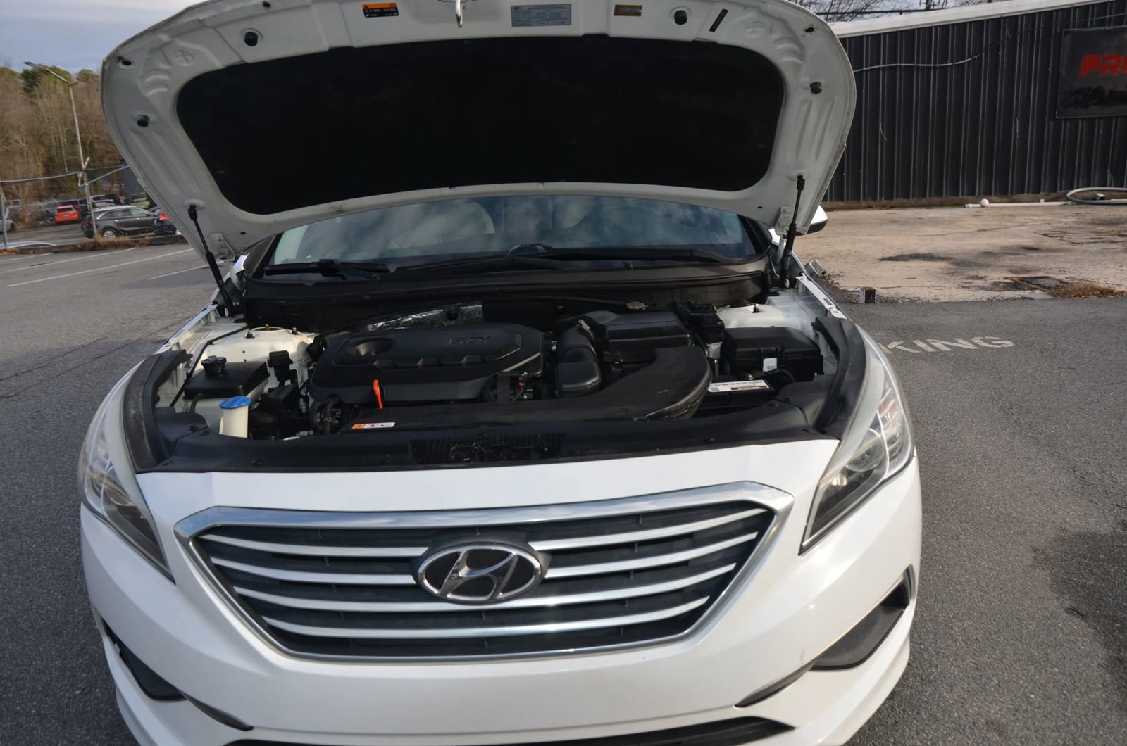 Used 2016 Hyundai Sonata SE w/ Cargo Package image 5