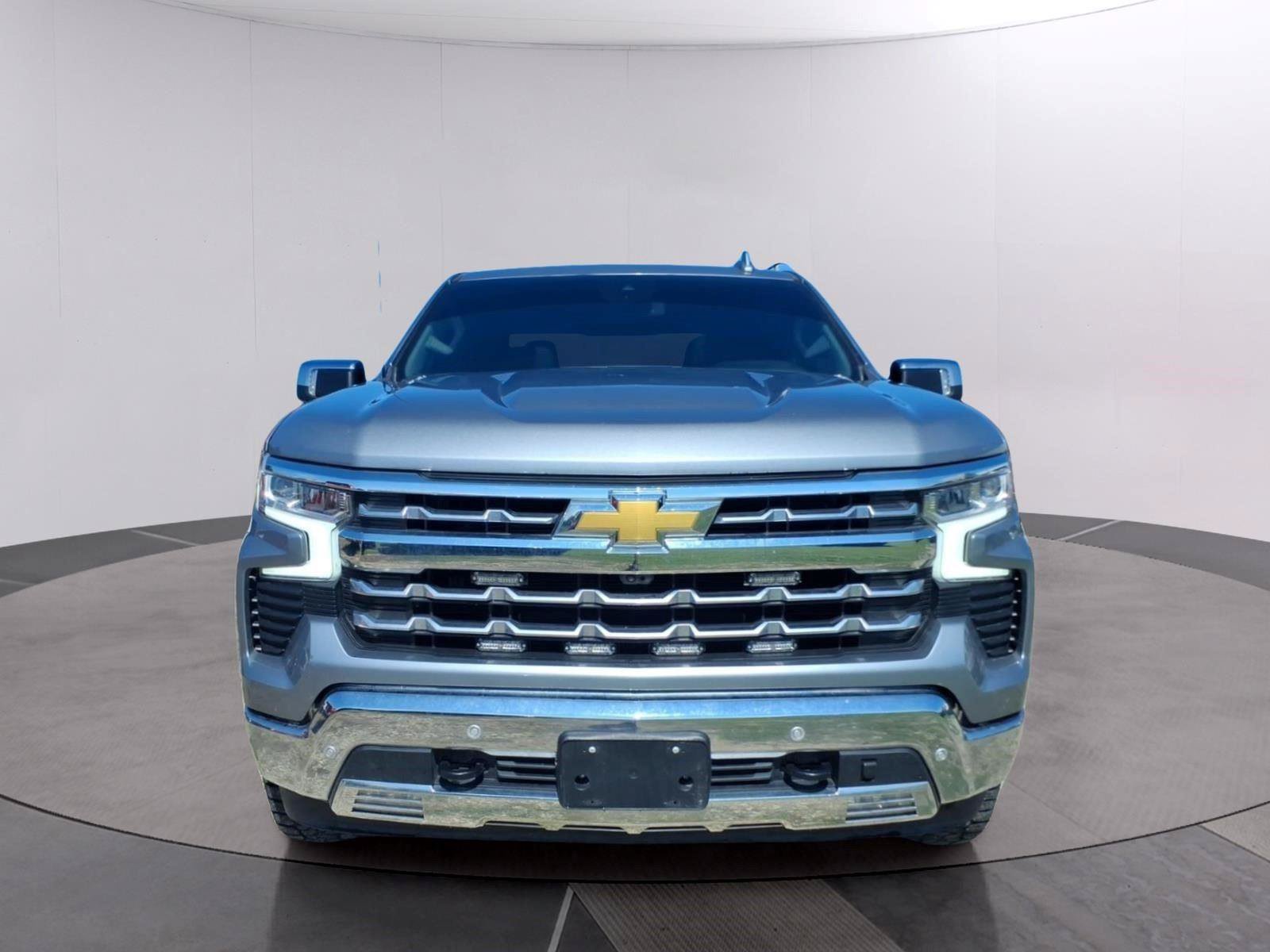 Used 2024 Chevrolet Silverado 1500 LTZ w/ LTZ Convenience Package II AWD/4WD image 8