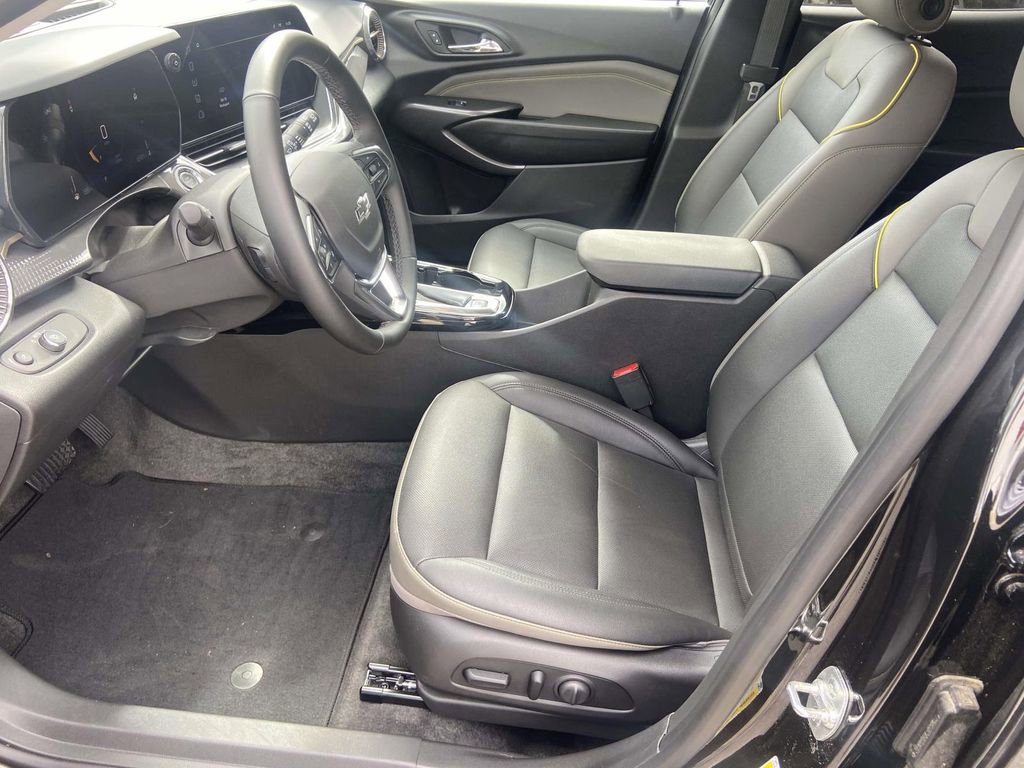 Used 2025 Chevrolet Trax ACTIV w/ Driver Confidence Package image 15