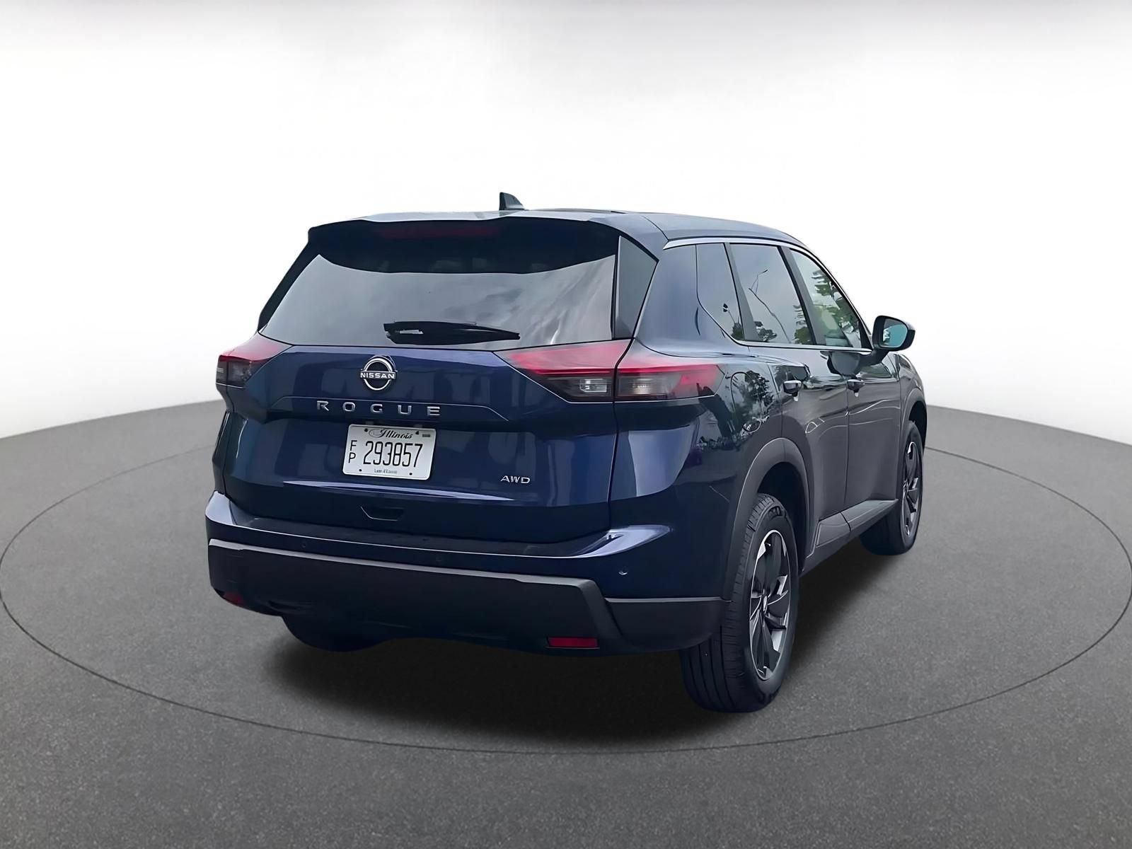 Used 2025 Nissan Rogue SV AWD/4WD image 14