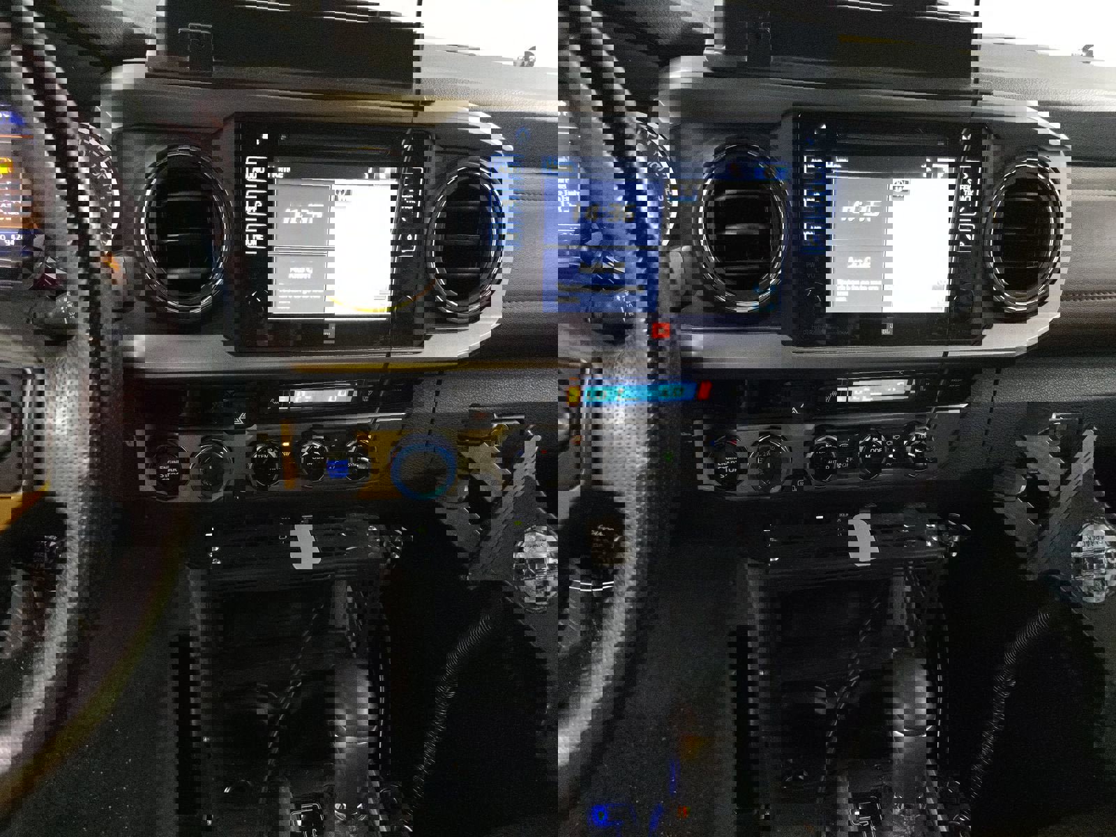 Used 2018 Toyota Tacoma Limited image 11