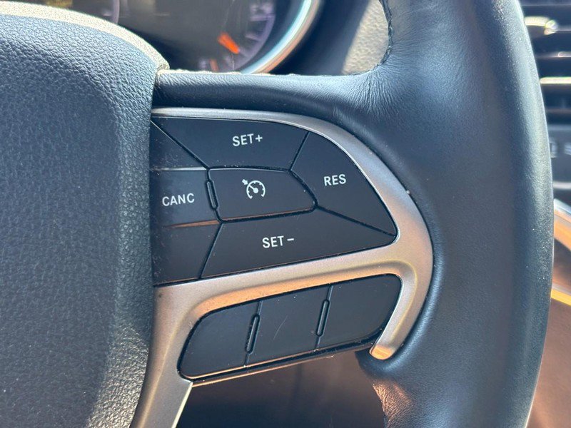 Used 2018 Jeep Grand Cherokee Limited AWD/4WD image 18