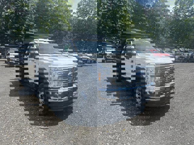 New 2025 Ford F550 4x4 SuperCab Super Duty w/ XL Chrome Package image 3