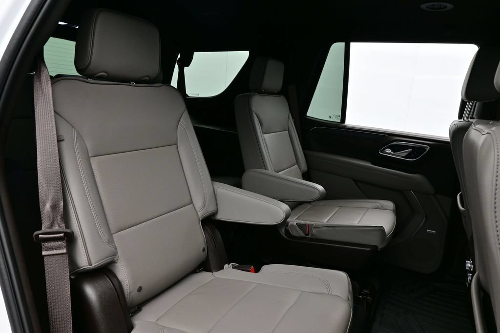Used 2023 GMC Yukon SLT w/ SLT Luxury Package RWD image 17