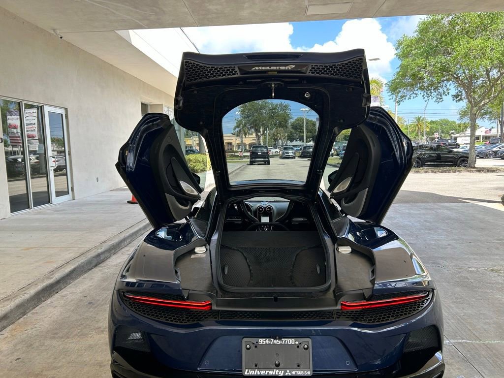Used 2020 McLaren GT image 33