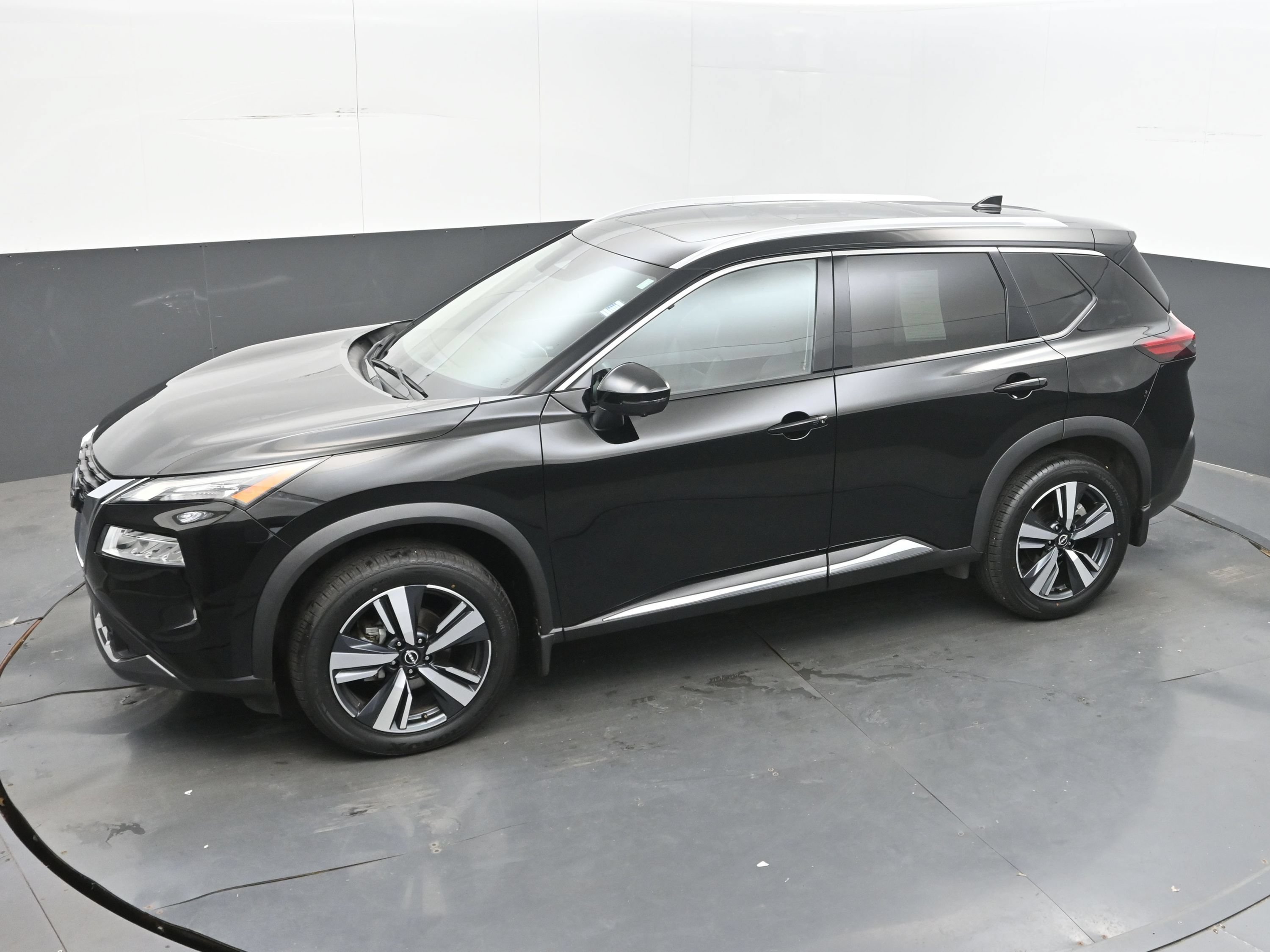 Used 2023 Nissan Rogue SL AWD/4WD image 29