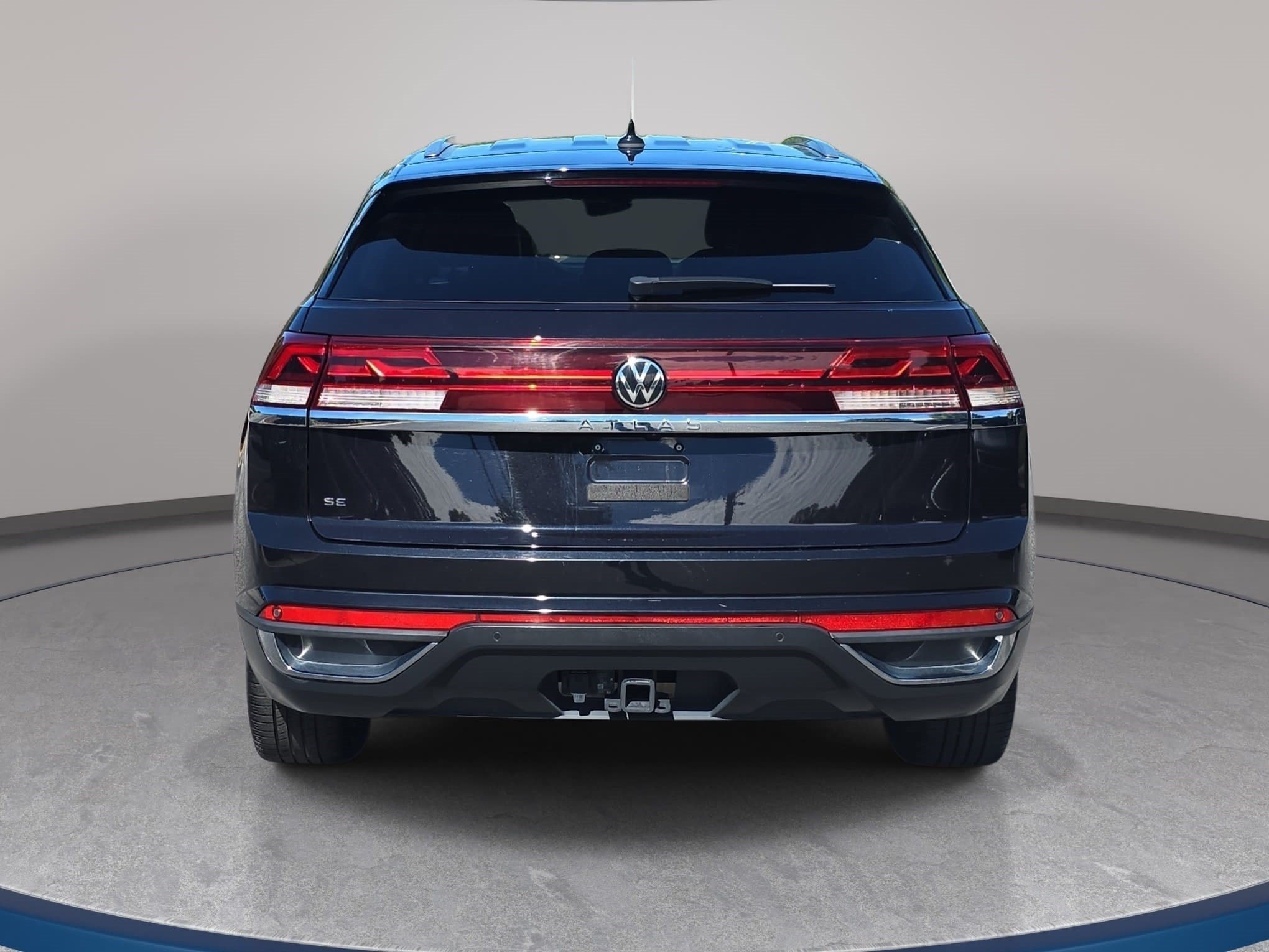 Used 2024 Volkswagen Atlas Cross Sport SE FWD image 6