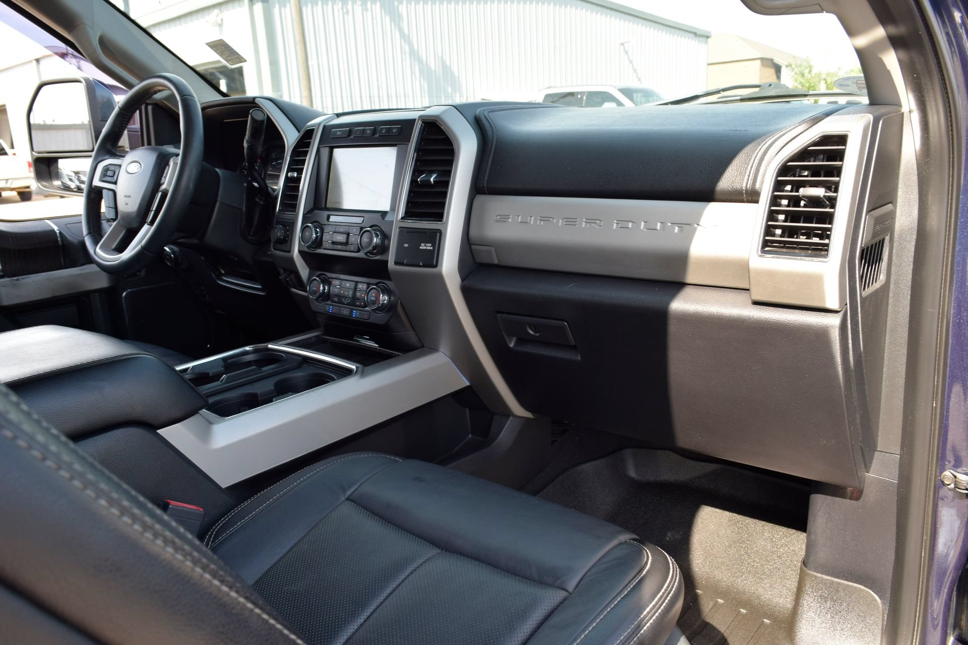 Used 2020 Ford F250 Lariat w/ Lariat Ultimate Package AWD/4WD image 23