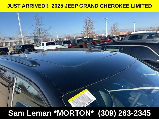 New 2025 Jeep Grand Cherokee Limited w/ Black Appearance Package image 8
