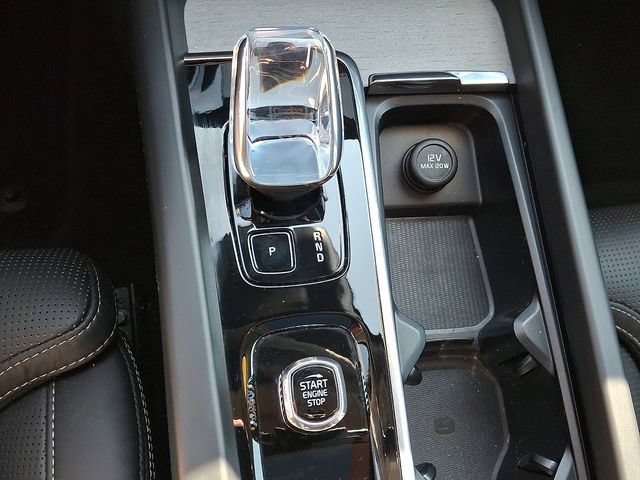 Certified 2024 Volvo V60 B5 Cross Country Ultimate w/ Protection Package Premier AWD/4WD image 16