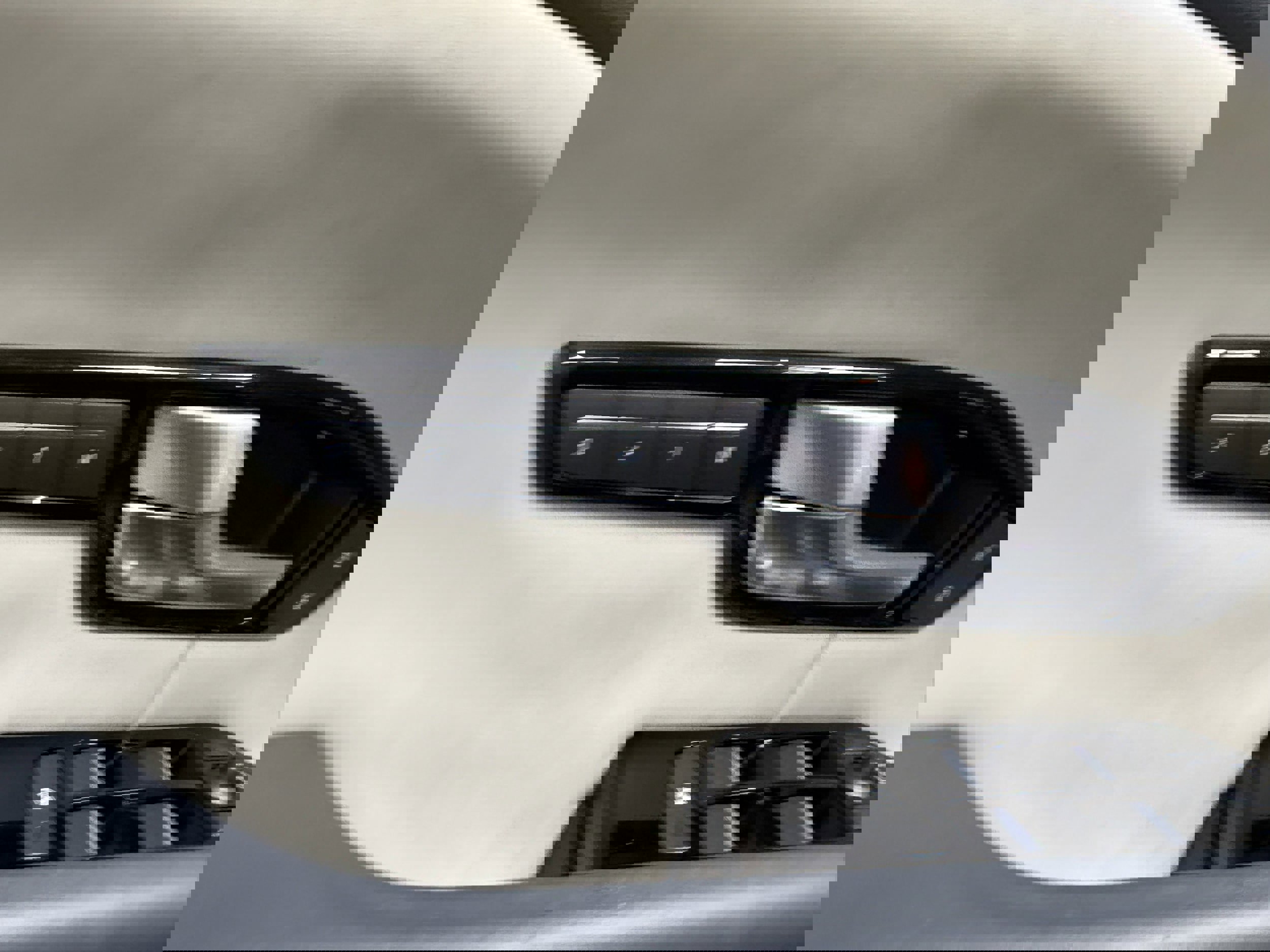 Used 2016 Land Rover Range Rover Evoque HSE Dynamic image 11