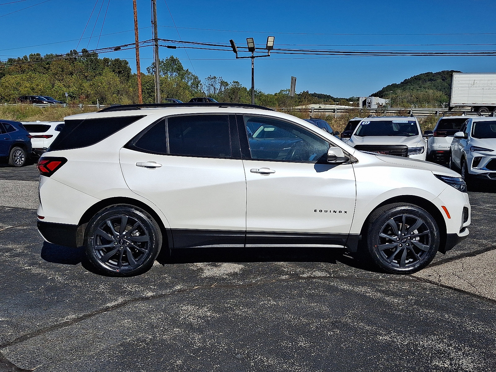 Certified 2022 Chevrolet Equinox RS w/ Infotainment Package image 8