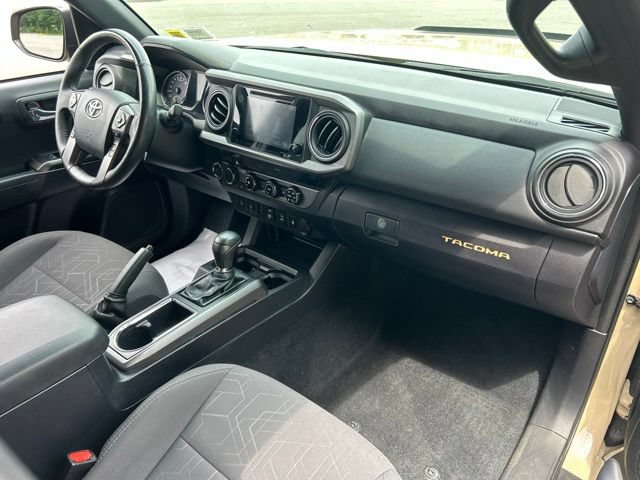 Used 2018 Toyota Tacoma TRD Off-Road w/ Technology Package AWD/4WD image 31