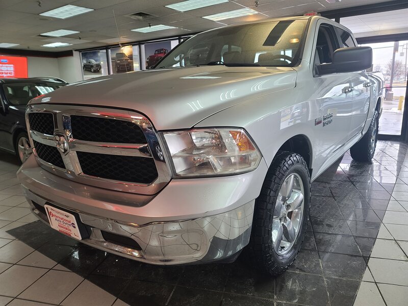 Used 2016 RAM 1500 Classic SLT w/ SLT Plus D←cor Group AWD/4WD image 2