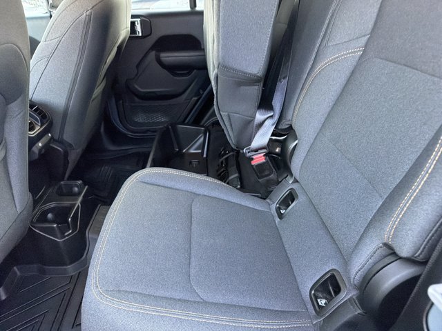 Used 2025 Jeep Gladiator Sport AWD/4WD image 14