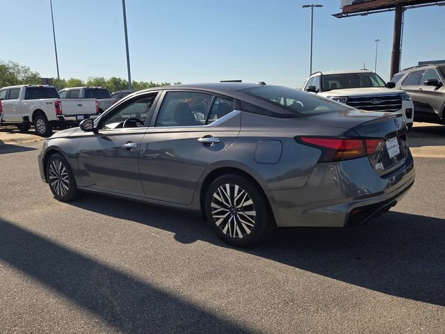 Used 2024 Nissan Altima 2.5 SV FWD image 8