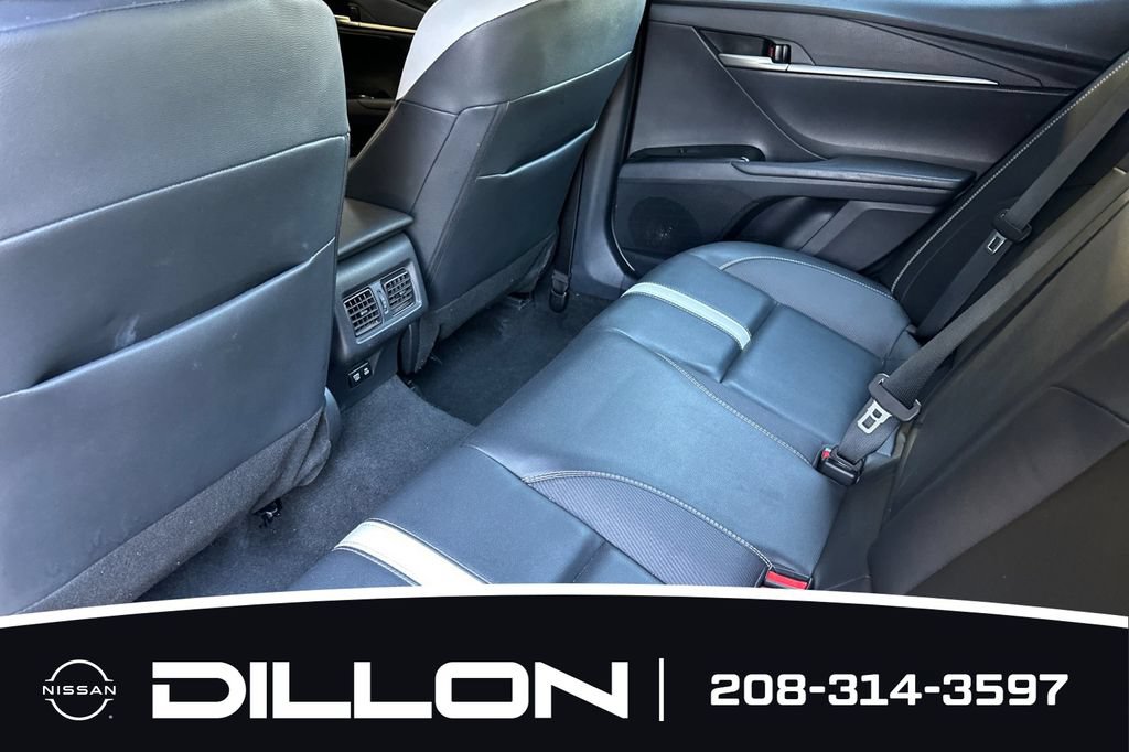 Used 2025 Toyota Camry SE FWD image 12