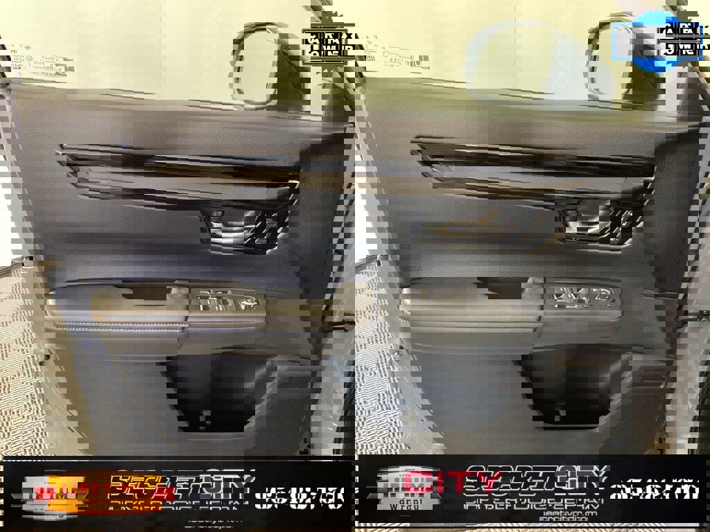 Used 2025 Honda CR-V Sport Touring image 12