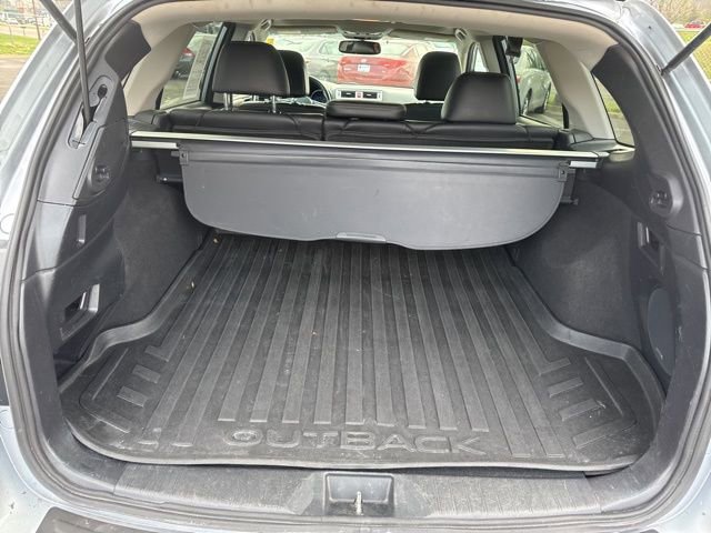 Used 2017 Subaru Outback 2.5i Limited w/ Popular Package #5 image 11