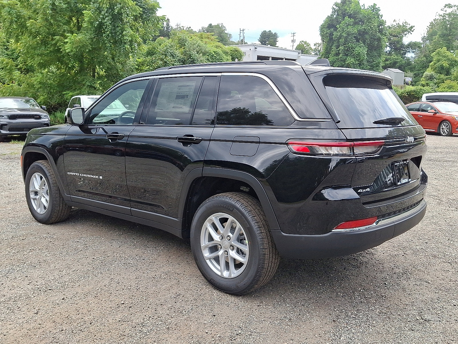New 2025 Jeep Grand Cherokee Laredo X w/ Luxury Tech Group I image 3
