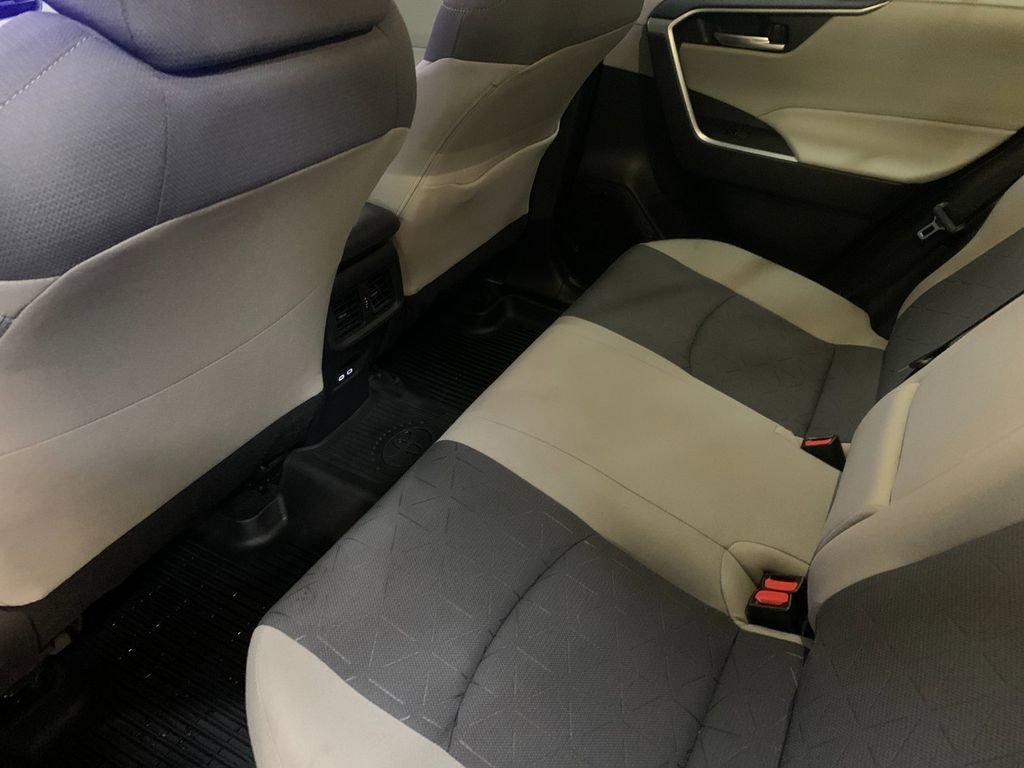 Used 2024 Toyota RAV4 XLE w/ Convenience Package image 14