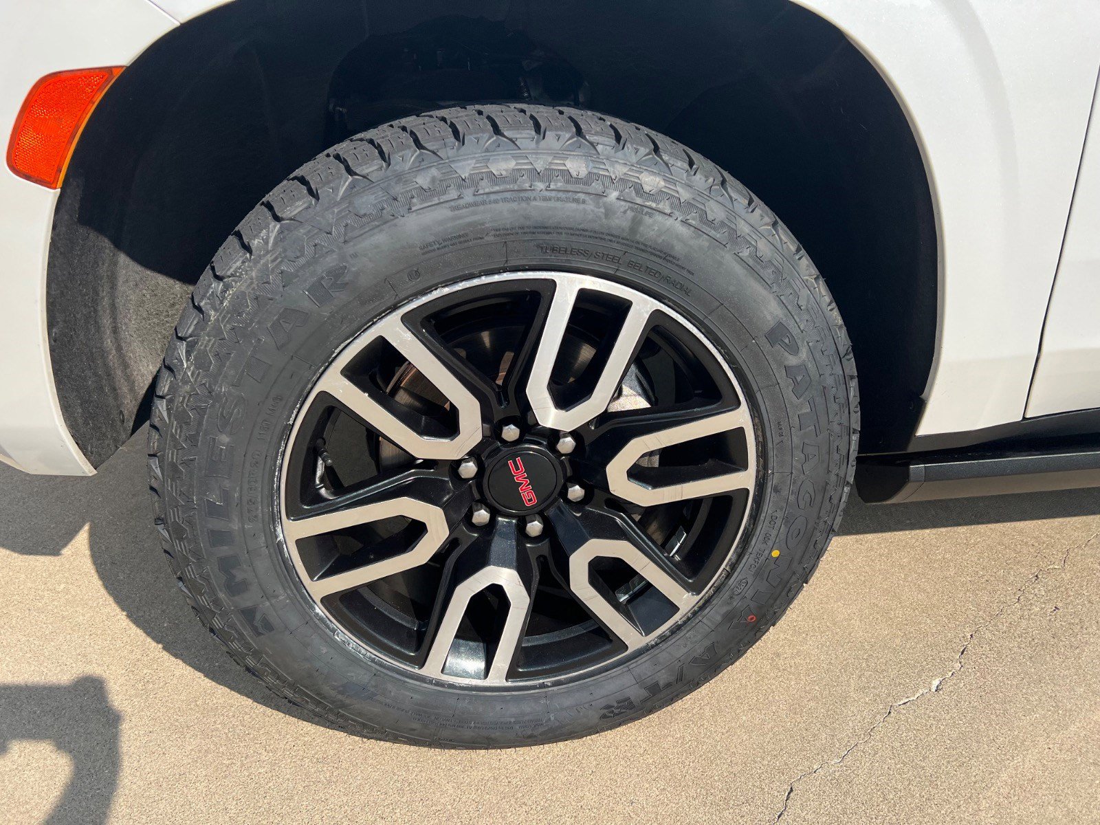 Used 2021 GMC Yukon AT4 w/ AT4 Premium Plus Package image 9