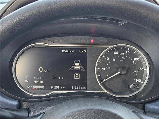 Used 2024 Nissan Versa SV FWD image 11