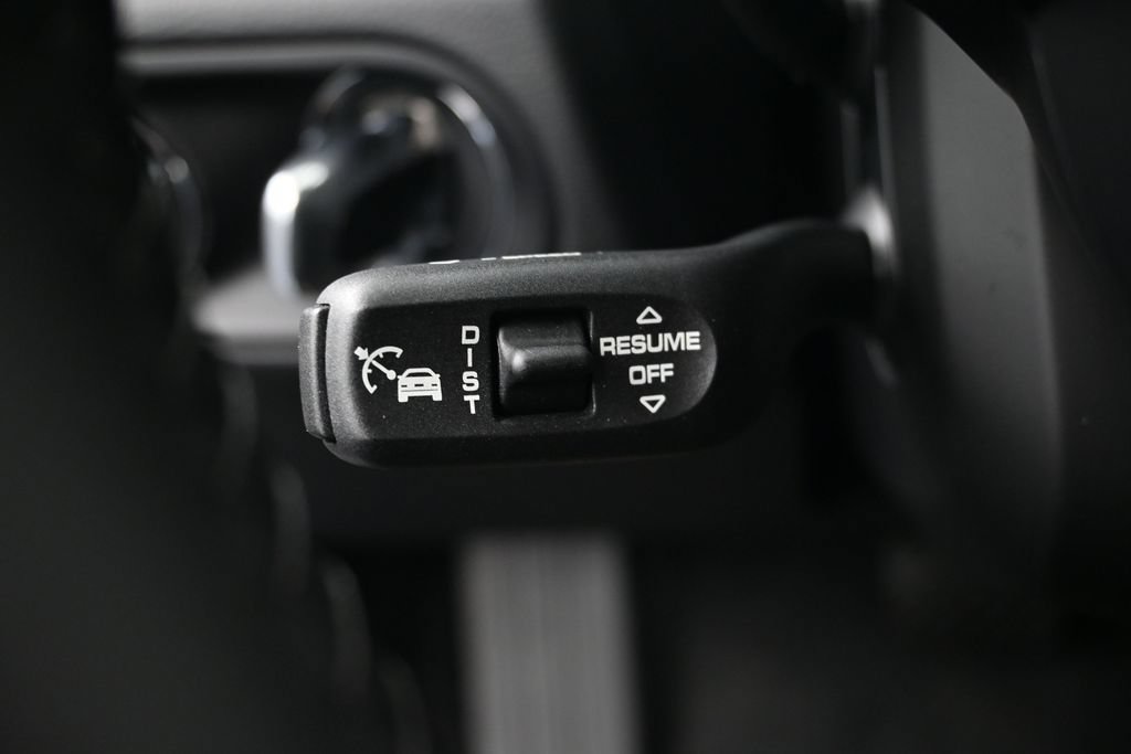 Certified 2026 Porsche Macan Turbo AWD/4WD image 23