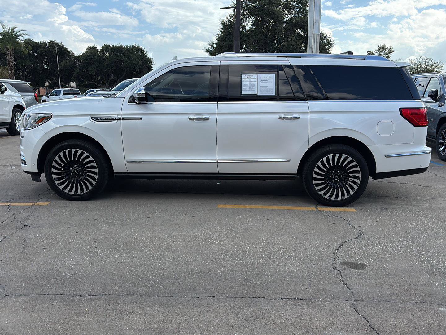 Used 2019 Lincoln Navigator L Black Label w/ Cargo Package image 4