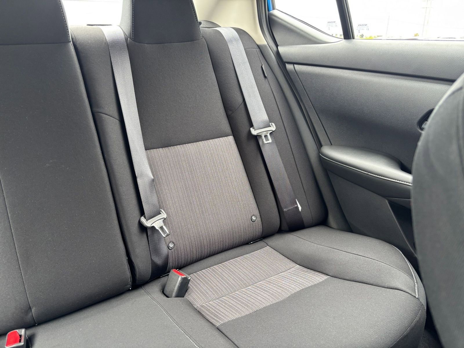 Used 2025 Nissan Sentra SV FWD image 35