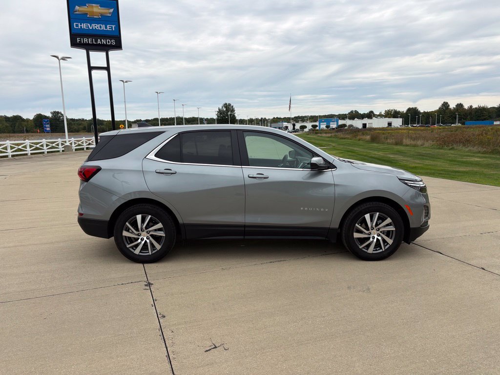 Used 2024 Chevrolet Equinox LT w/ LPO, Floor Liner Package FWD image 7