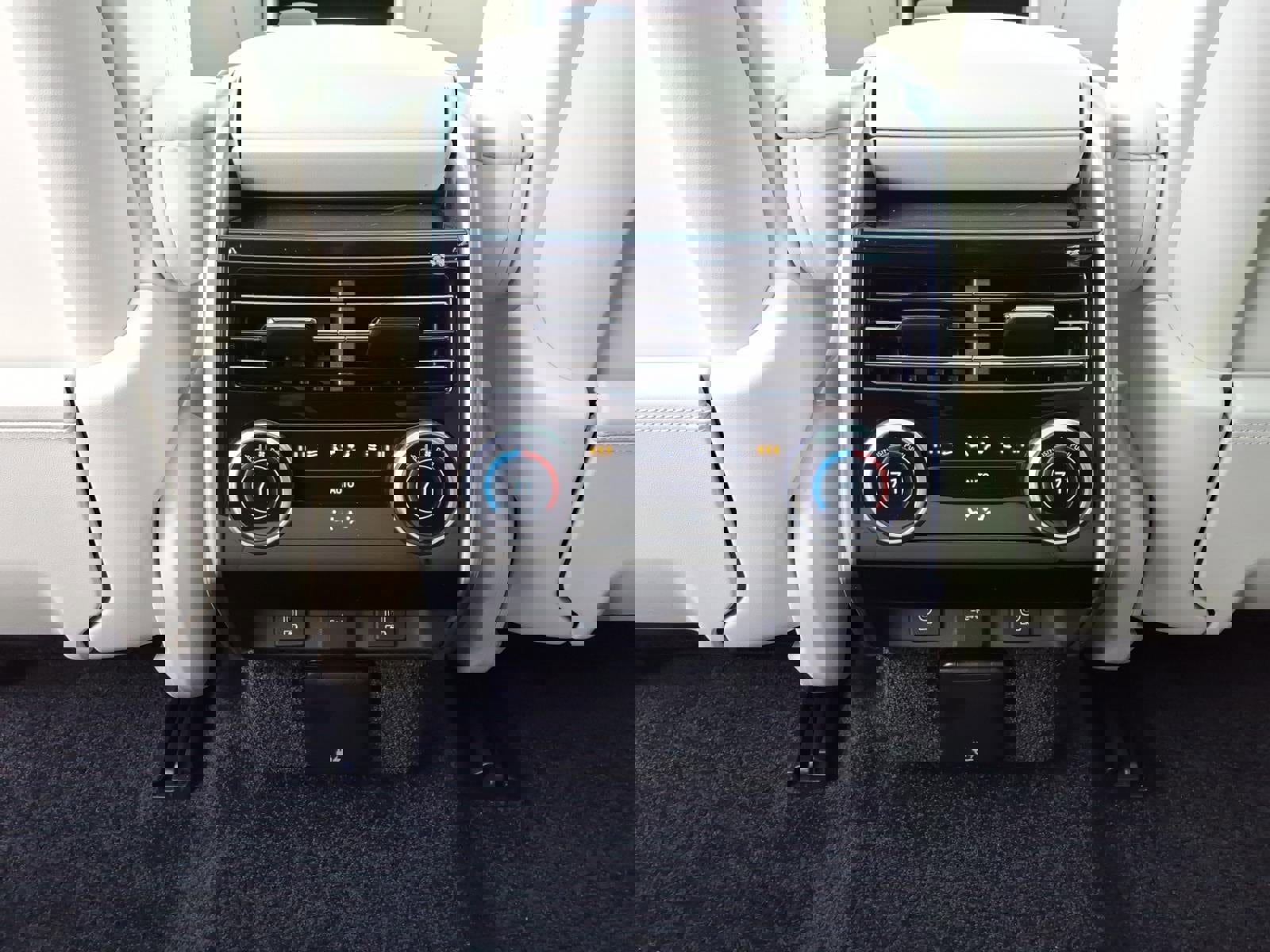 New 2026 Land Rover Range Rover Long Wheelbase SE image 26