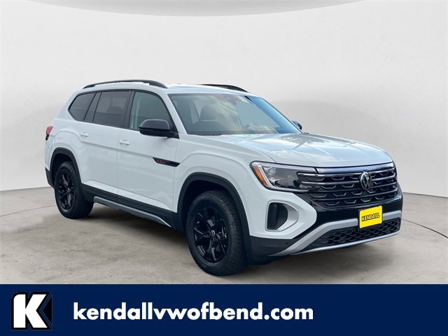 New 2025 Volkswagen Atlas Peak Edition SE image 1