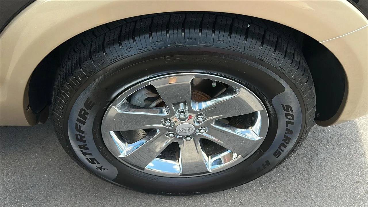 Used 2009 Kia Borrego EX w/ Premium Pkg RWD image 17