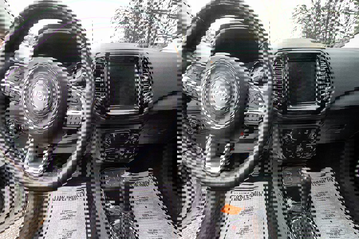 Used 2018 Jeep Compass Limited w/ Navigation Group image 14