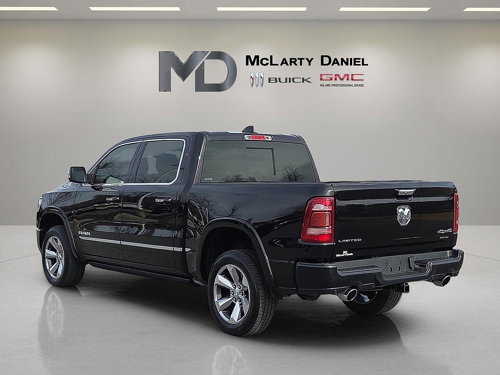 Used 2020 RAM 1500 Limited image 4