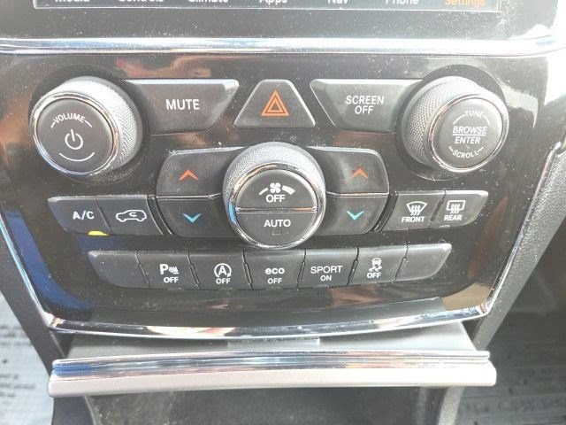Used 2022 Jeep Grand Cherokee Laredo w/ All-Weather Capability Group AWD/4WD image 29